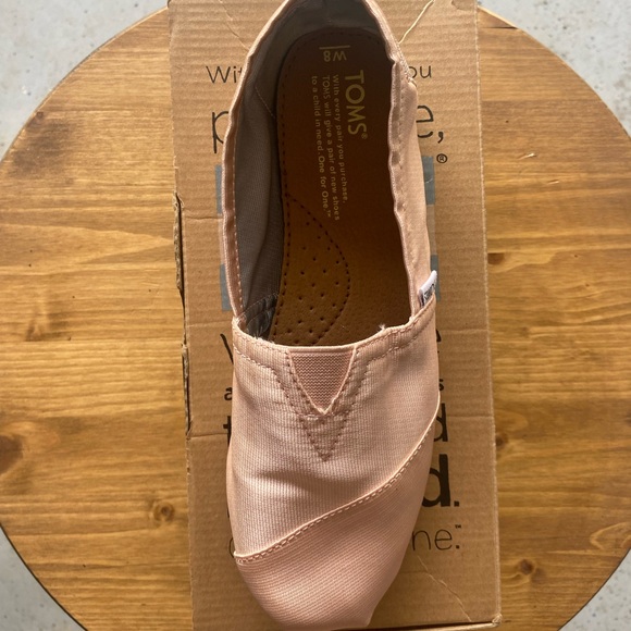 Tom’s - Picture 2 of 3